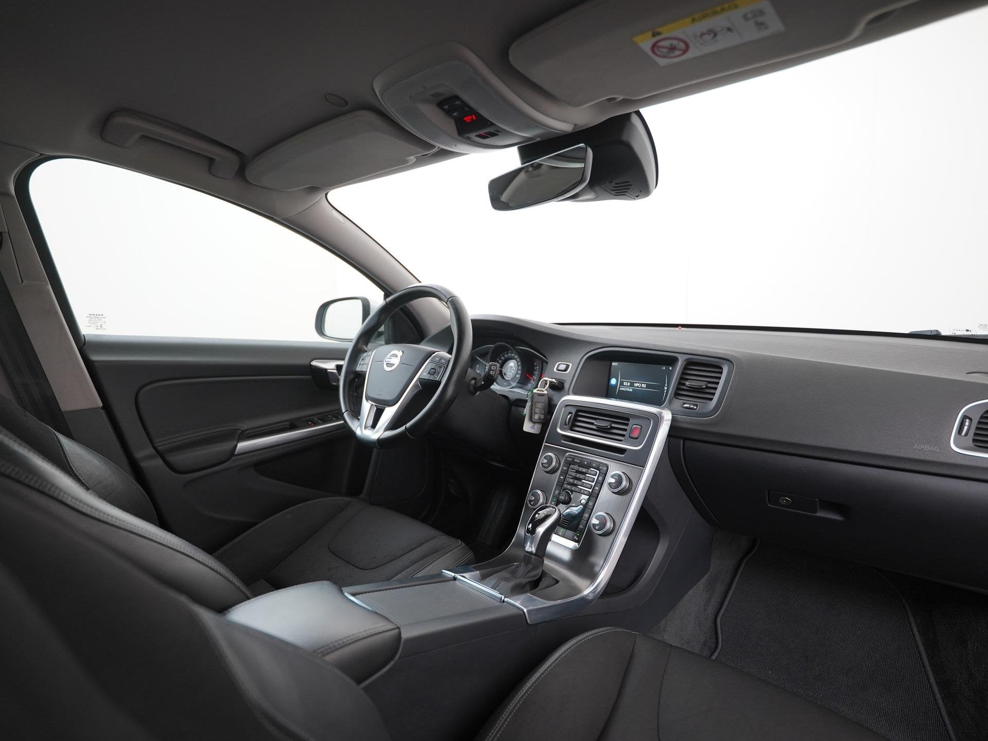 Volvo V60 1.5 T2 Kinetic | Trekhaak | Standkachel | Stoelver, Auto's, Volvo, 12 maanden, Stof, 4 cilinders, 122 pk