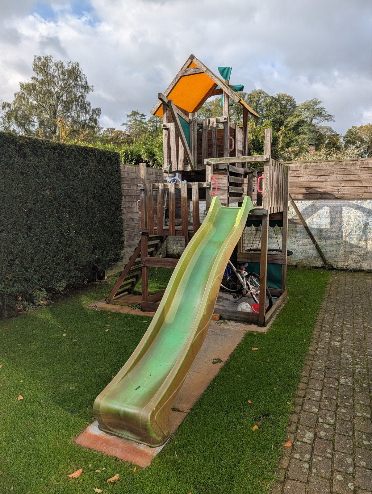 Wicky houten speeltoestel met glijbaan en schommels, Ophalen, Gebruikt, Glijbaan