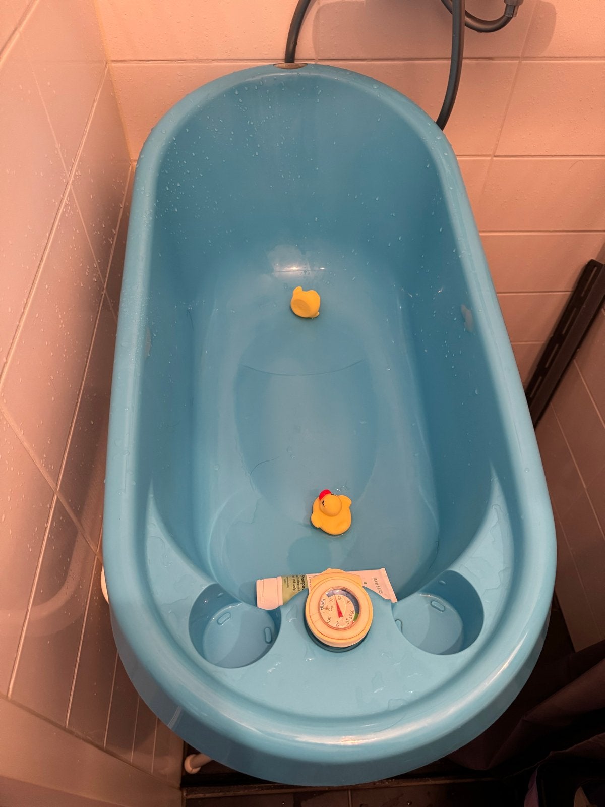 Gratis Babybadje met standaard, Kinderen en Baby's, Ophalen, Gebruikt, Badje