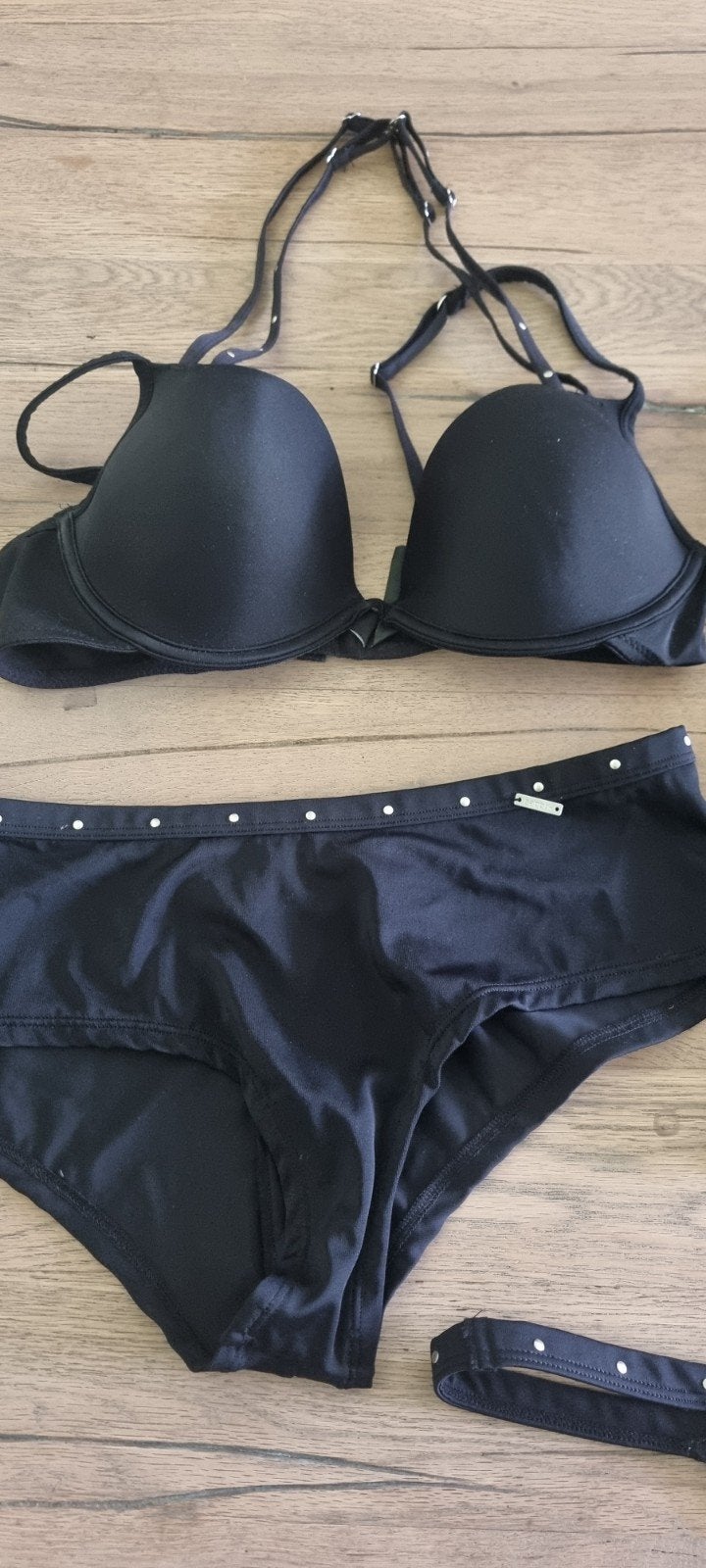 Prachtige 4 delige set van Sapph., Verzenden, Zwart, Setje