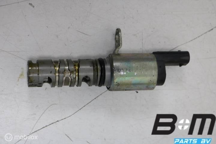 Regelklep nokkenas VW Golf 7 04E906455D, Gebruikt