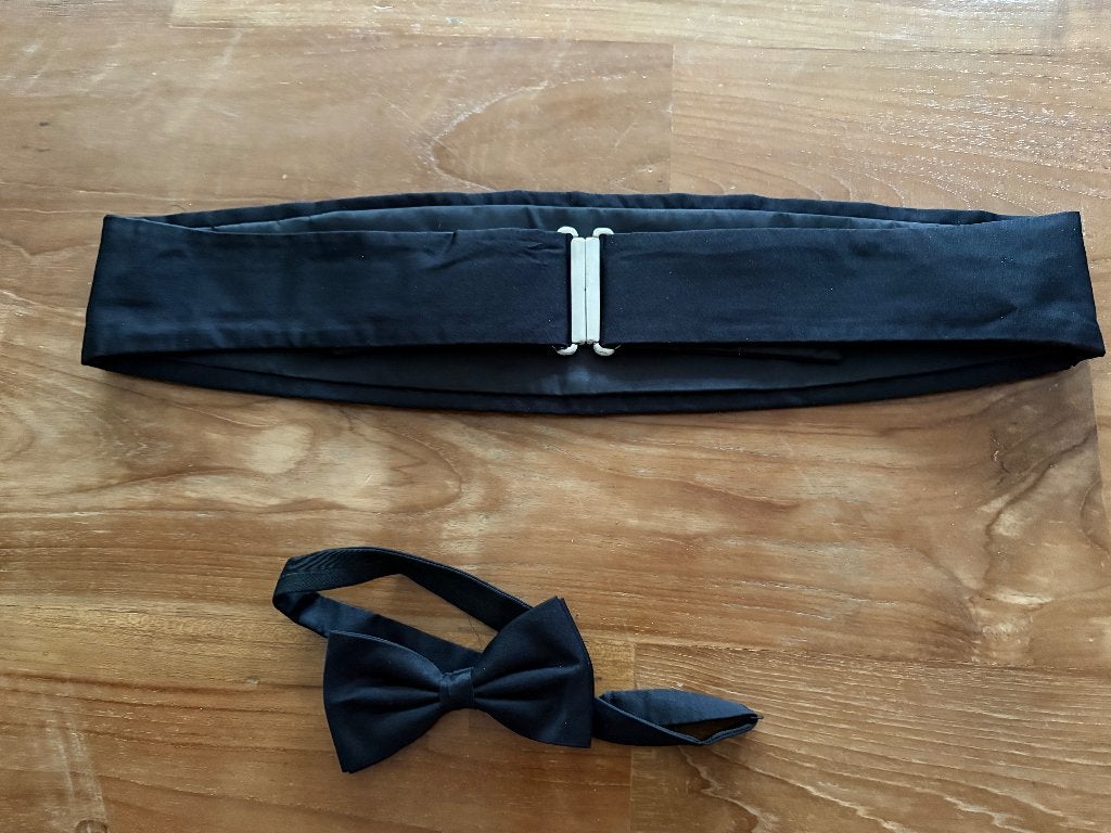Vlinderdas, cumberband, Kleding | Heren, Stropdassen, Ophalen of Verzenden, Zo goed als nieuw, Zwart, Effen