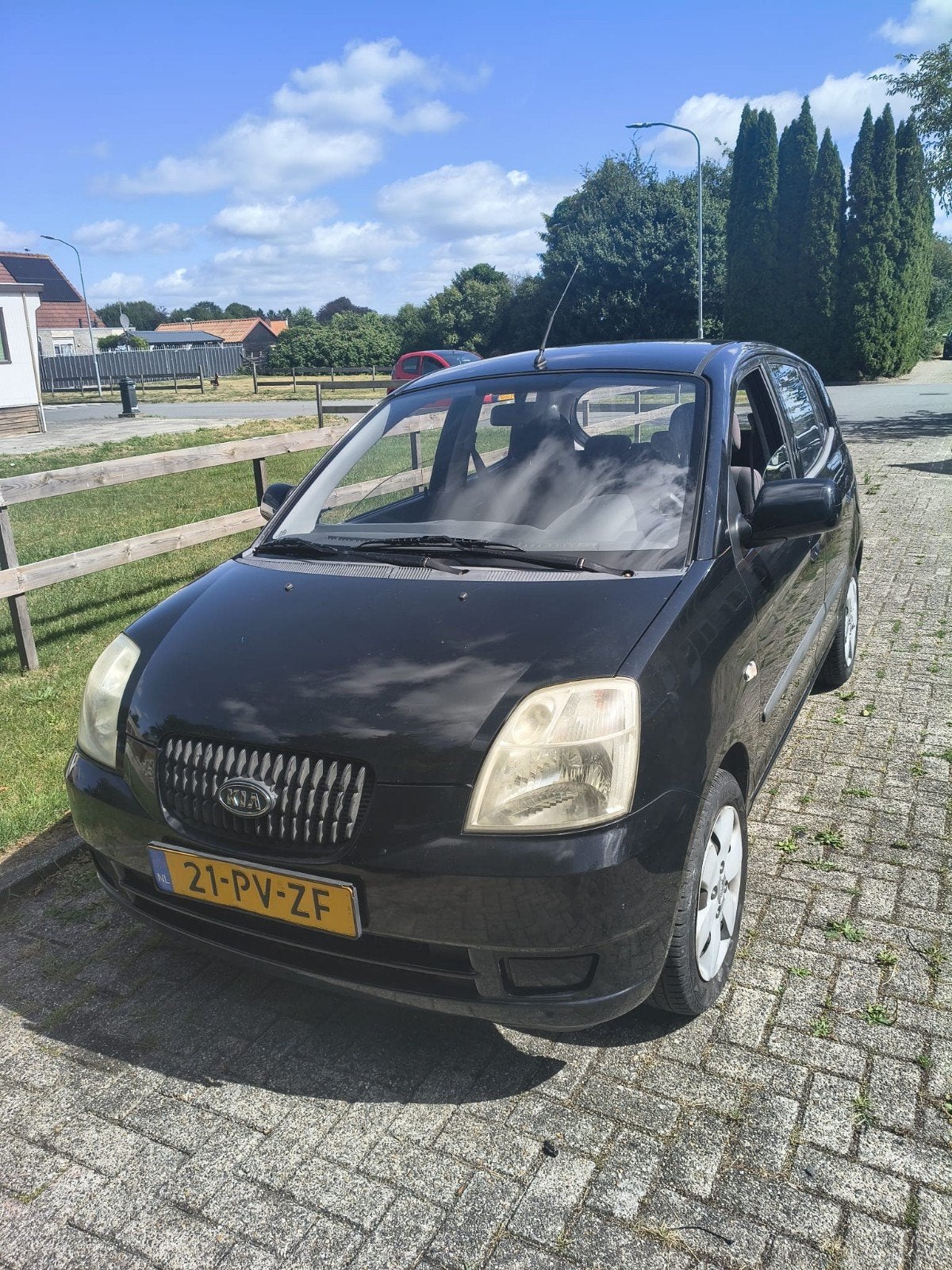 Nette kia rio basic, Auto's, 850 kg, 4 stoelen, Zwart, Particulier