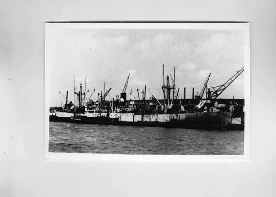 scheepvaart-foto-jan lievens 1942-ned regering-WO2, Ophalen of Verzenden, Zo goed als nieuw, Motorboot, Boek of Tijdschrift