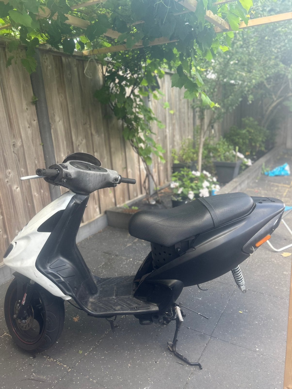 Piaggo 125cc typhoon frame+ papieren, Fietsen en Brommers, Ophalen of Verzenden, Zo goed als nieuw, Overige modellen