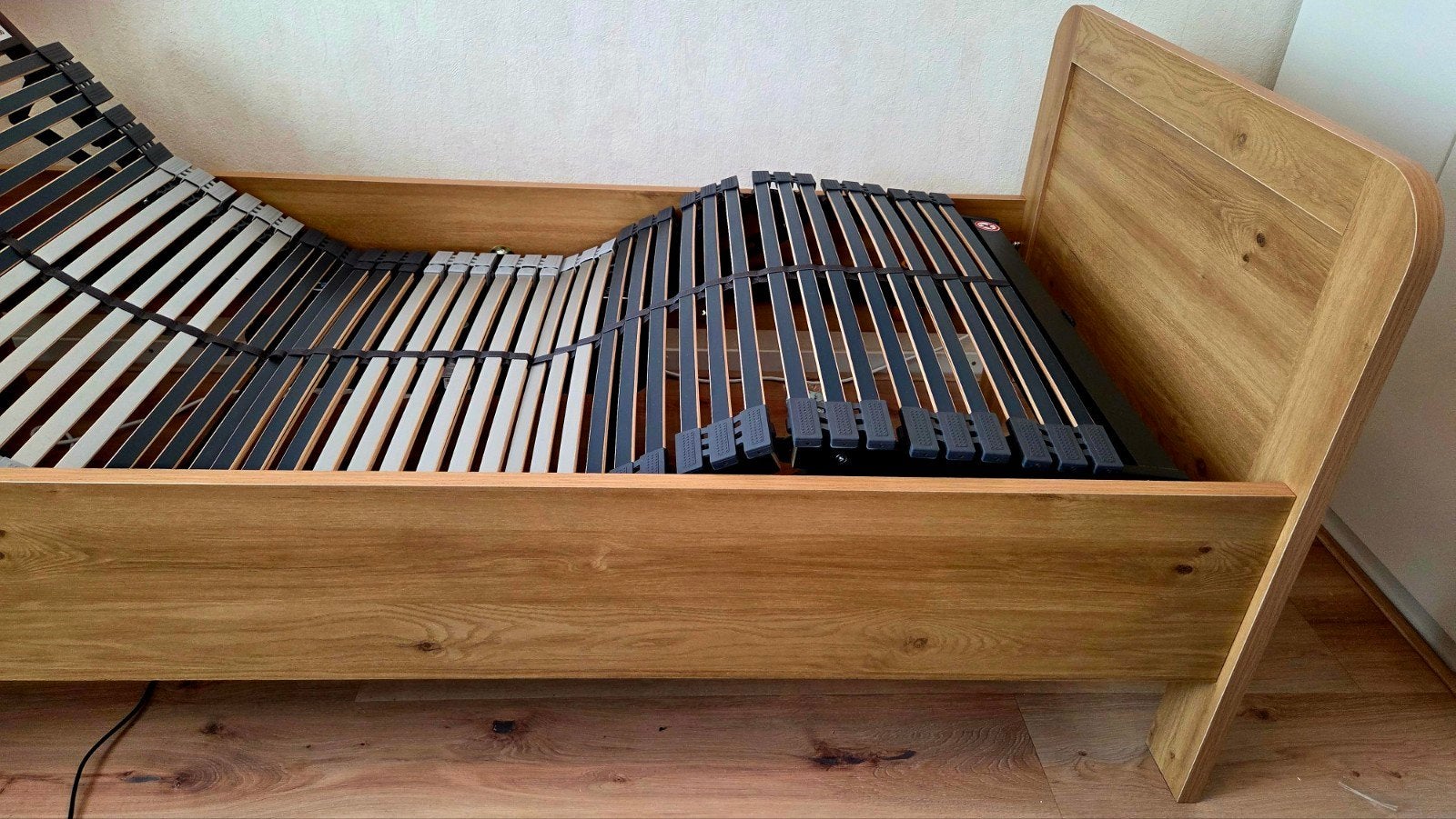 Seniorenbed 90x200, verstelbaar., Huis en Inrichting, Slaapkamer | Bedden, Ophalen, 90 cm, Eenpersoons, 200 cm
