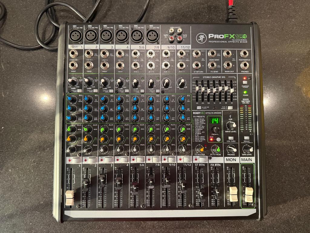 Mackie ProFX12V2 12-kanaals professionele effecten mixer, Ophalen of Verzenden, Zo goed als nieuw, Minder dan 500 watt, Overige typen