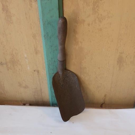 Kolenschep kolenschepje metaal oud origineel lengte 35 cm, Ophalen of Verzenden