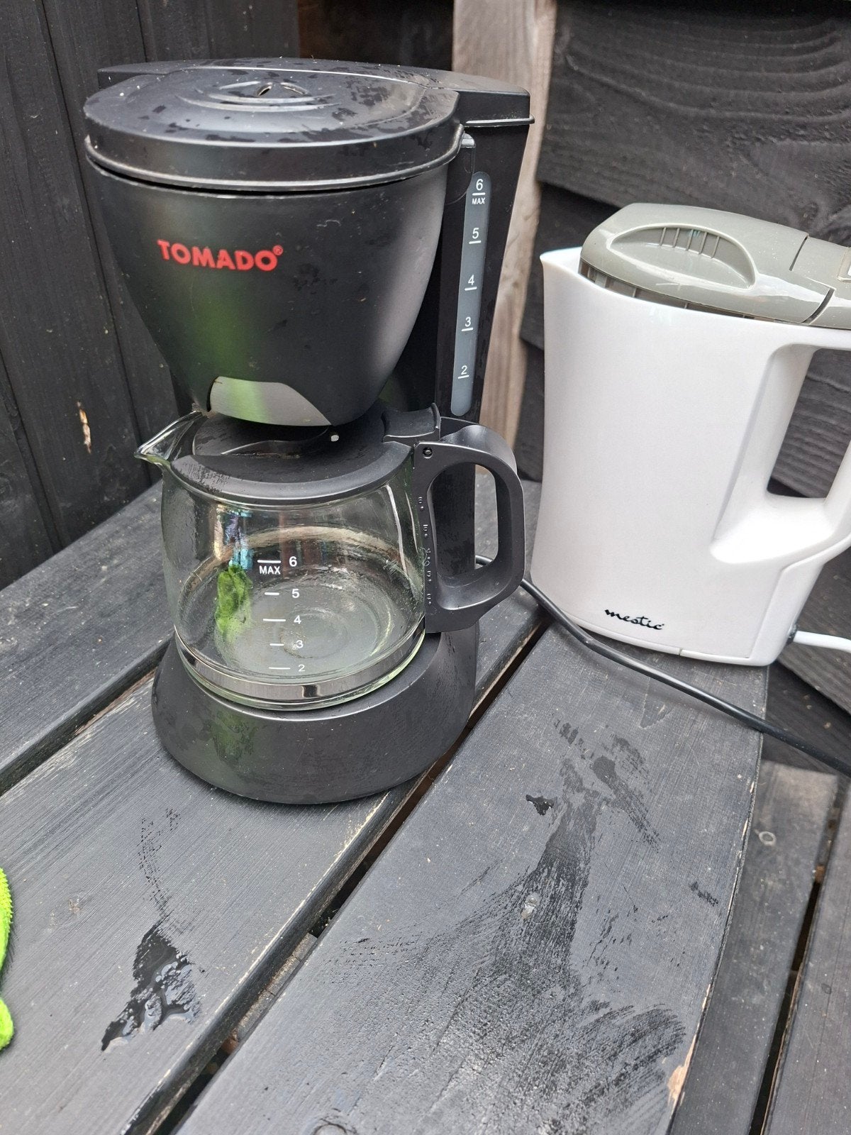 Compact koffieapparaat en waterkoker voor camping, Ophalen