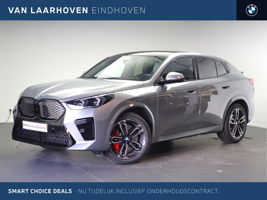 BMW iX2 eDrive20 High Executive M Sport / Panoramadak / Trek, Auto's, IX2, Met garantie (alle), 33 min, Origineel Nederlands