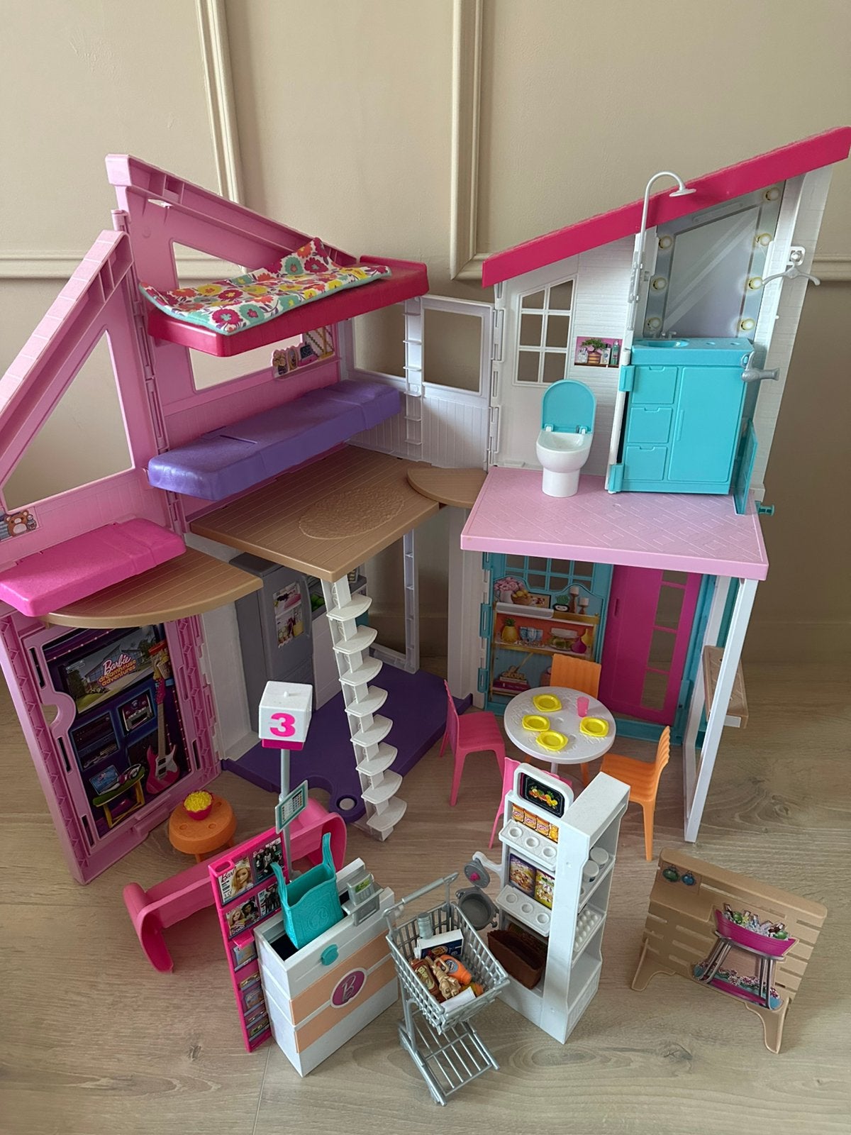 Barbie huis en winkel, Kinderen en Baby's, Speelgoed | Poppenhuizen, Ophalen, Gebruikt, Poppenhuis