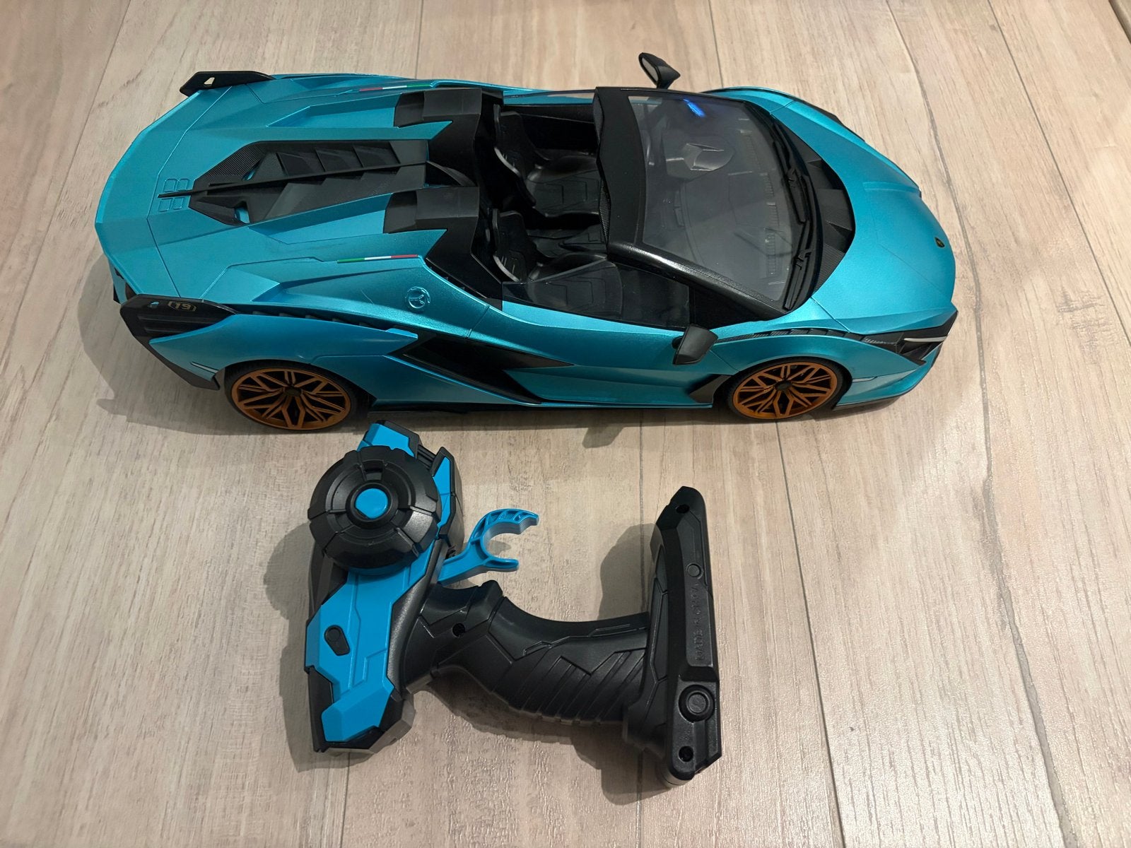 RC Lamborghini - Zo goed als nieuw, Ophalen of Verzenden, Zo goed als nieuw, Elektro, Auto onroad
