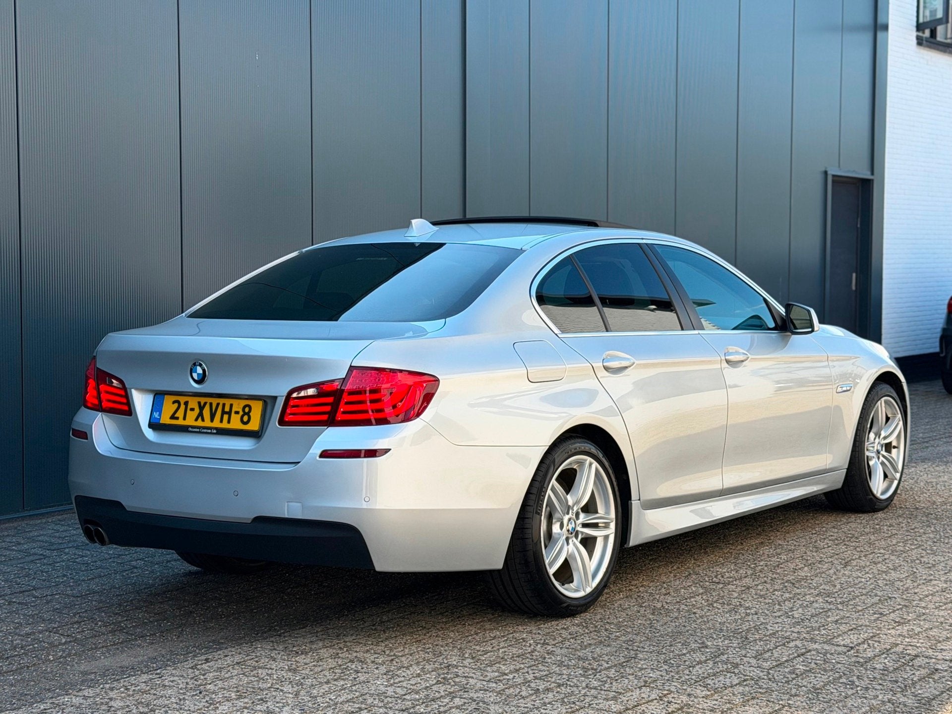 BMW 5-serie 530i M-Pakket | Schuifdak | Vol Optie | Topstaat, Auto's, Euro 5, Achterwielaandrijving, Gebruikt, 2000 kg