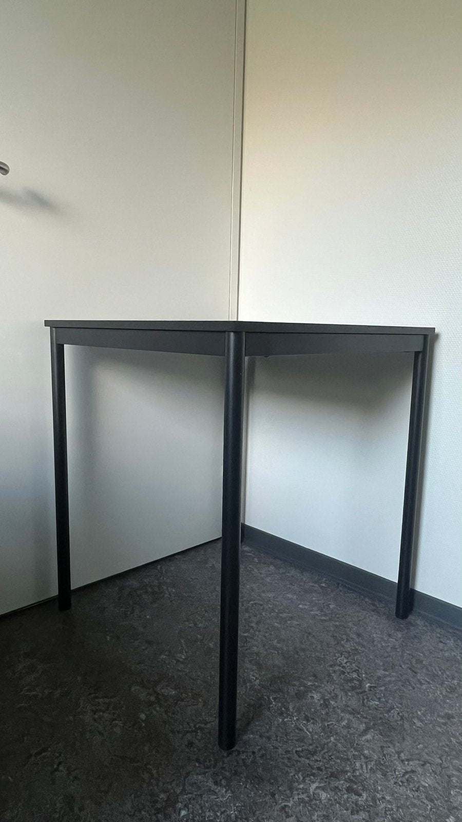 tafel met 2 stoelen, Ophalen, Zo goed als nieuw
