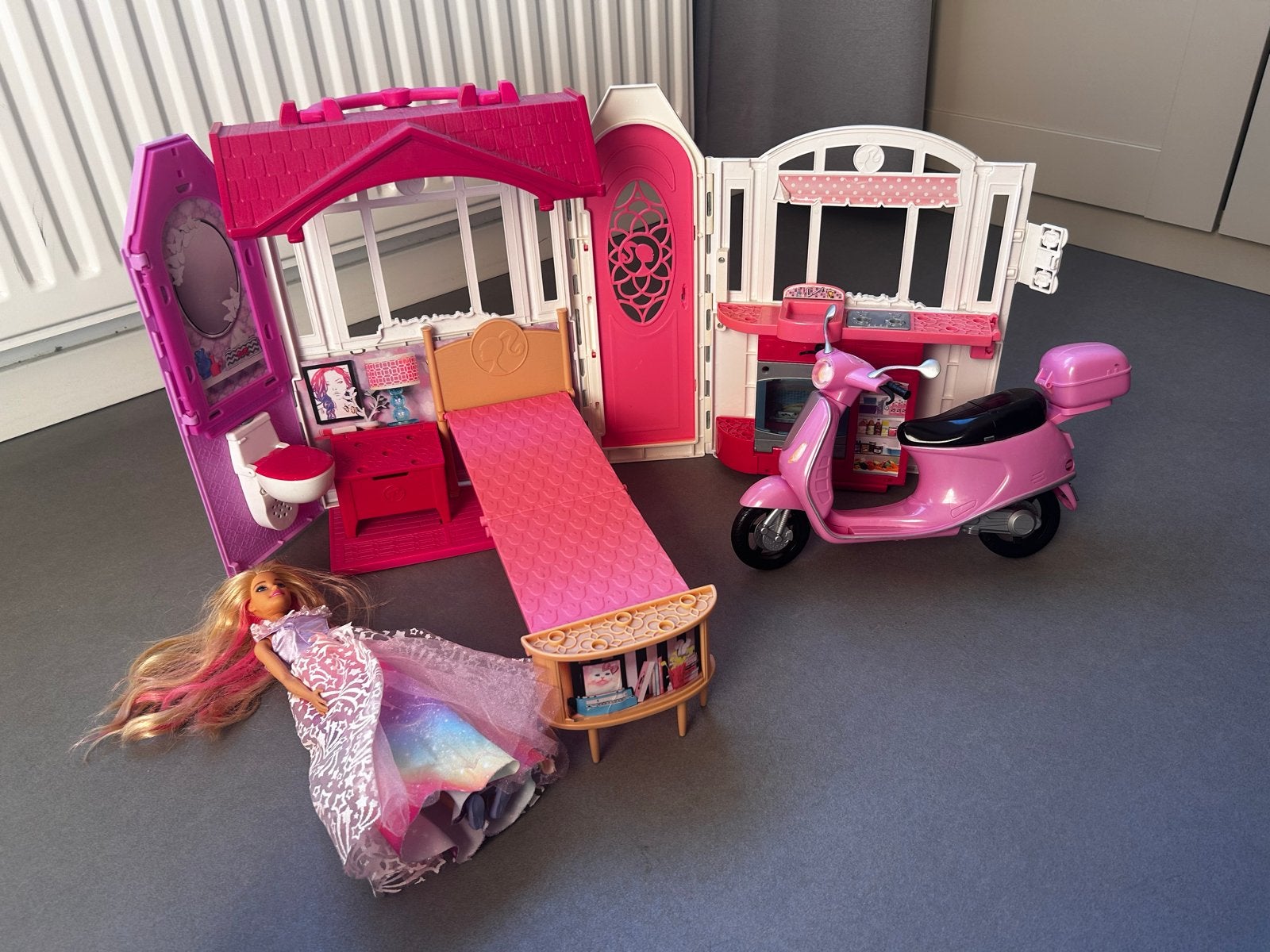 Barbie Droomhuis met Scooter en Pop, Ophalen of Verzenden, Gebruikt, Barbie