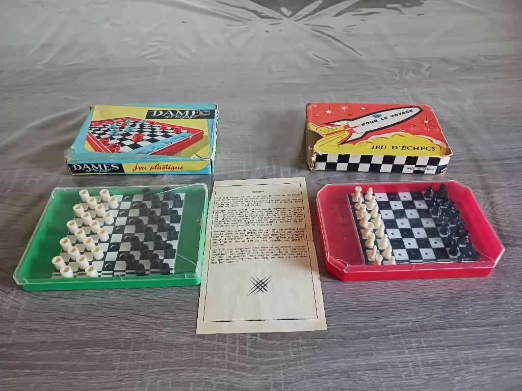 Vintage dam en schaak reisspel, Een of twee spelers, Ophalen of Verzenden, Gebruikt, Reisspel