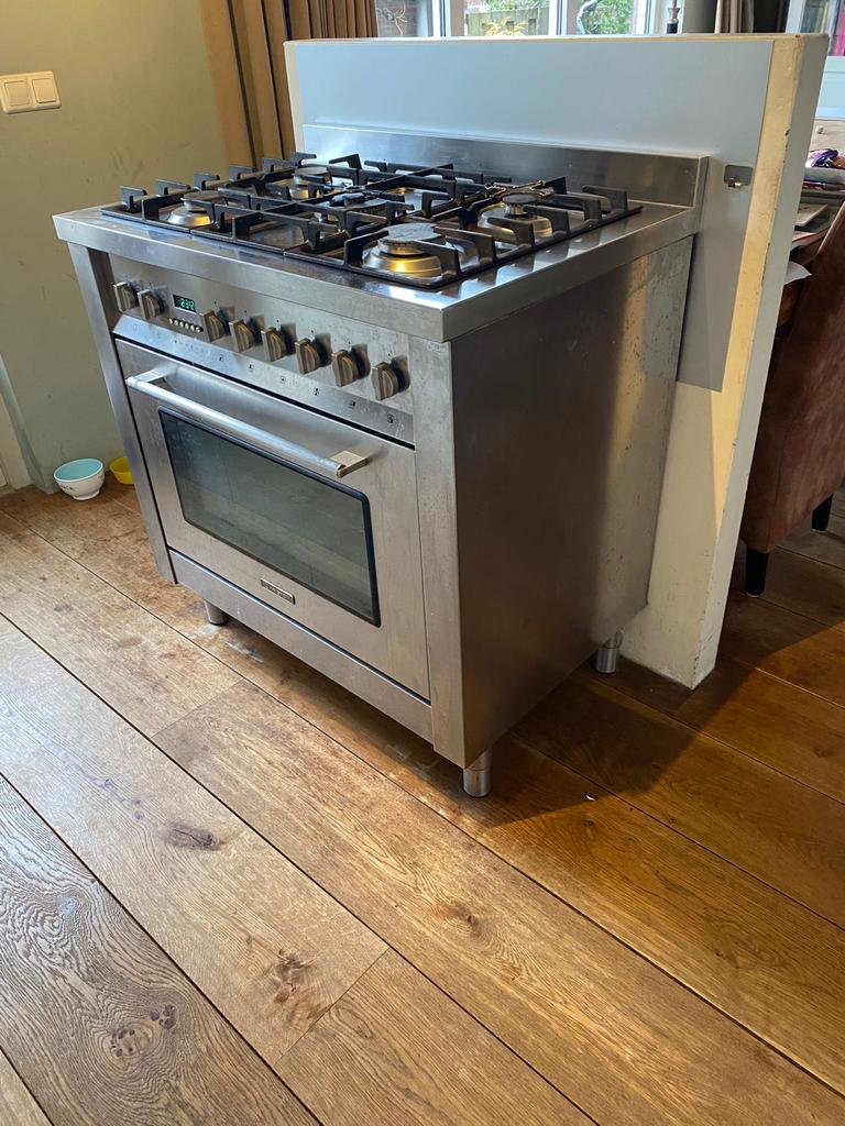 Ariston vrijstaand gasfornuis 5 branders elektrische oven, Ophalen, Gebruikt, 60 cm of meer, Gas