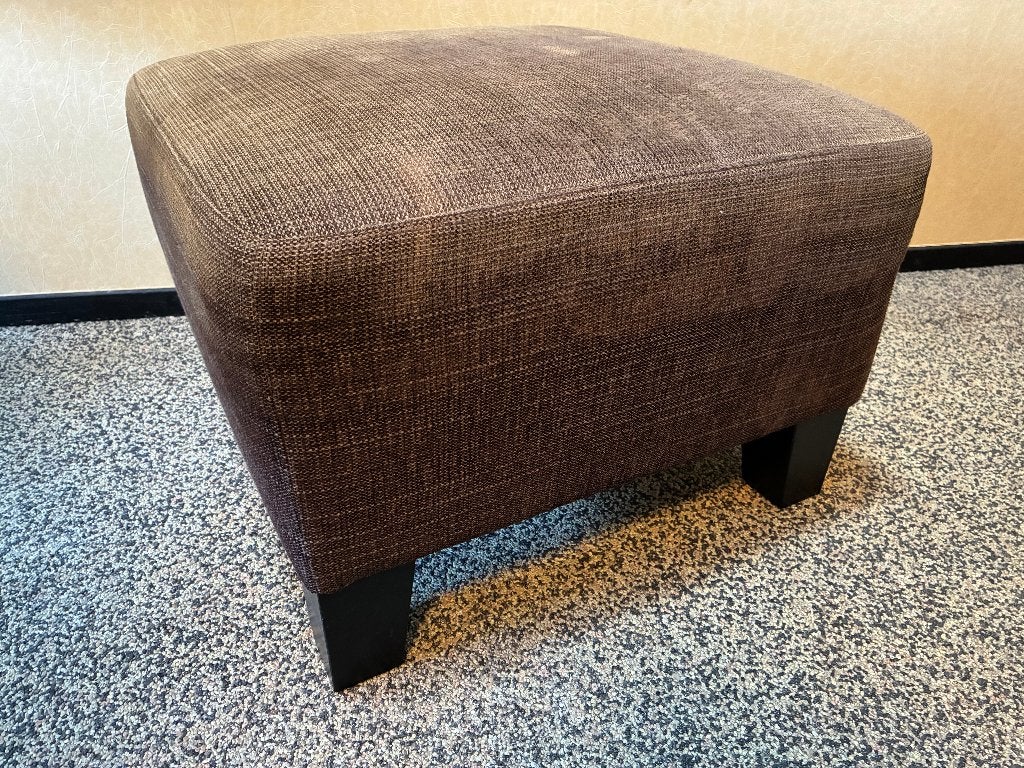 IKEA Ekenäs - poef / hocker (bruin), Huis en Inrichting, Banken | Voetenbanken en Poefen, Ophalen, Gebruikt, Stof, 50 tot 75 cm
