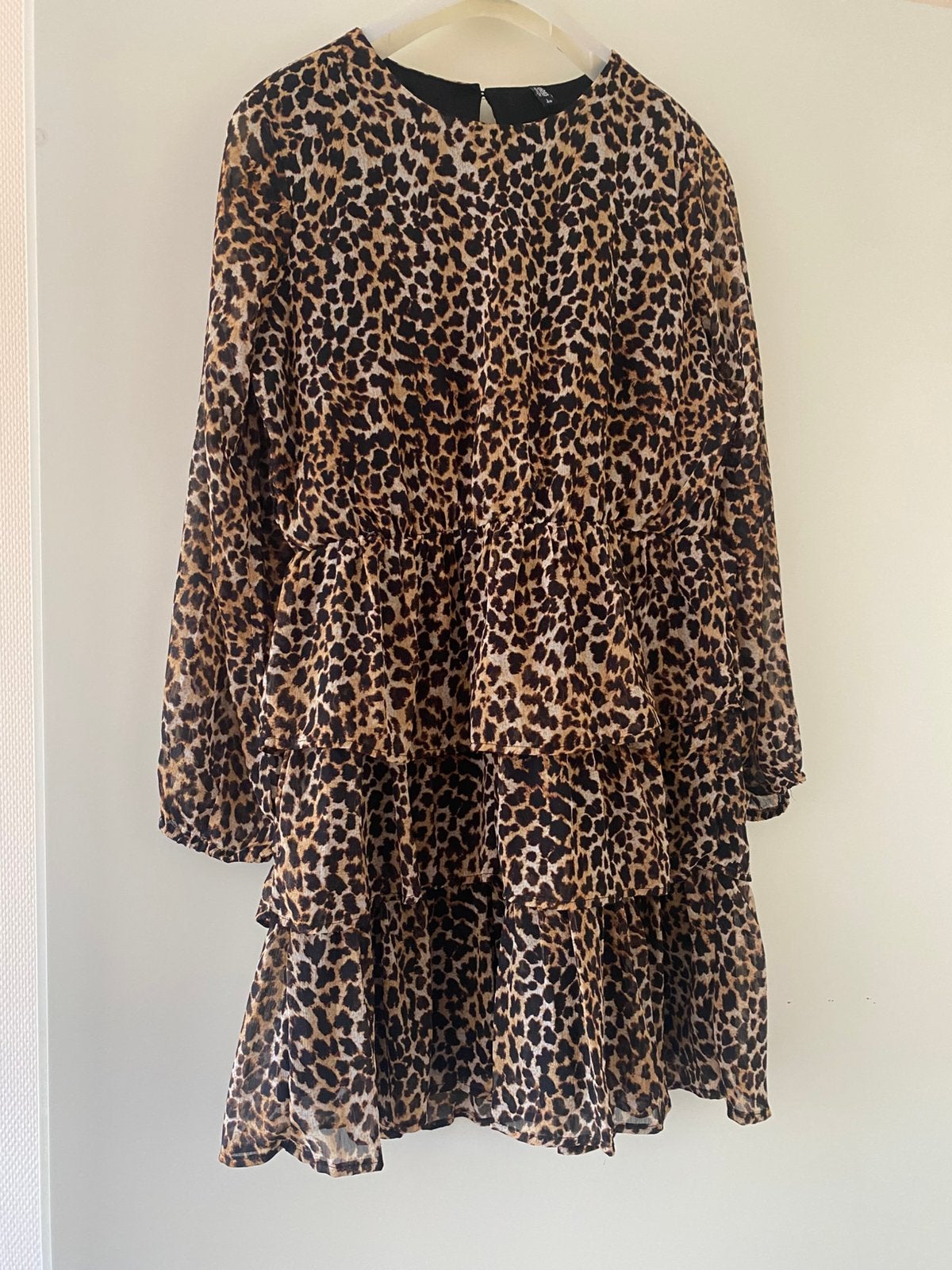 Tijgerprint jurk, Ophalen of Verzenden, Zo goed als nieuw, Maat 38/40 (M), Bruin
