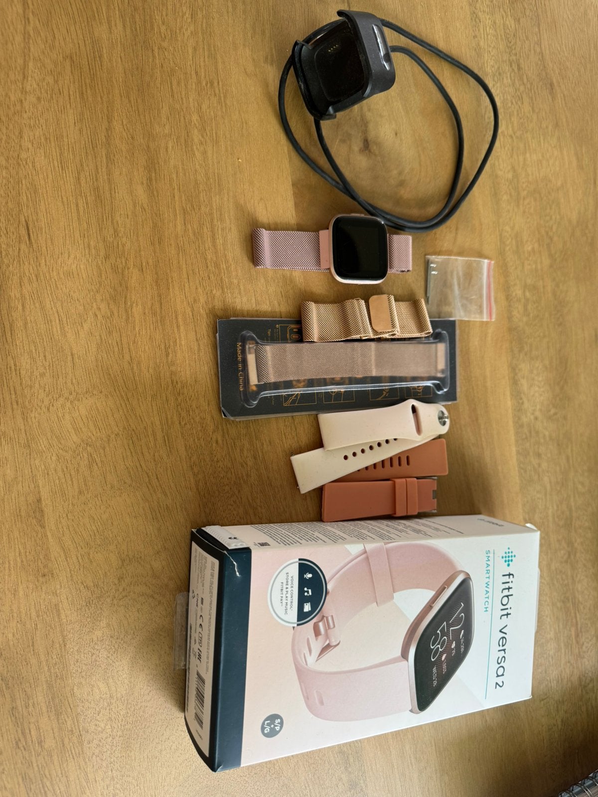 Fitbit Versa 2 Rosé met accessoires, Hoogte, Ophalen of Verzenden, Zo goed als nieuw, Roze