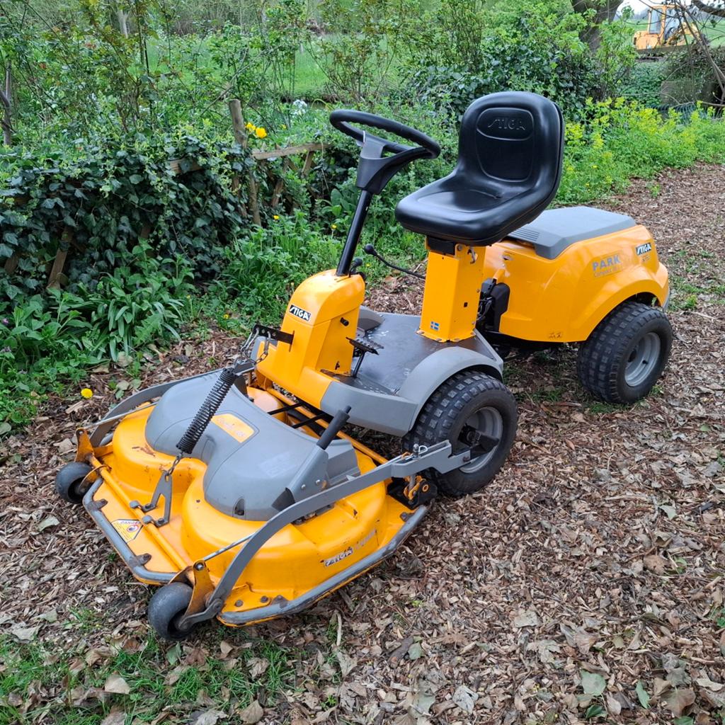 Stiga frontmaaier compact 16 met knikbesturing, Ophalen, Stiga, Zo goed als nieuw, Benzine-grasmaaier