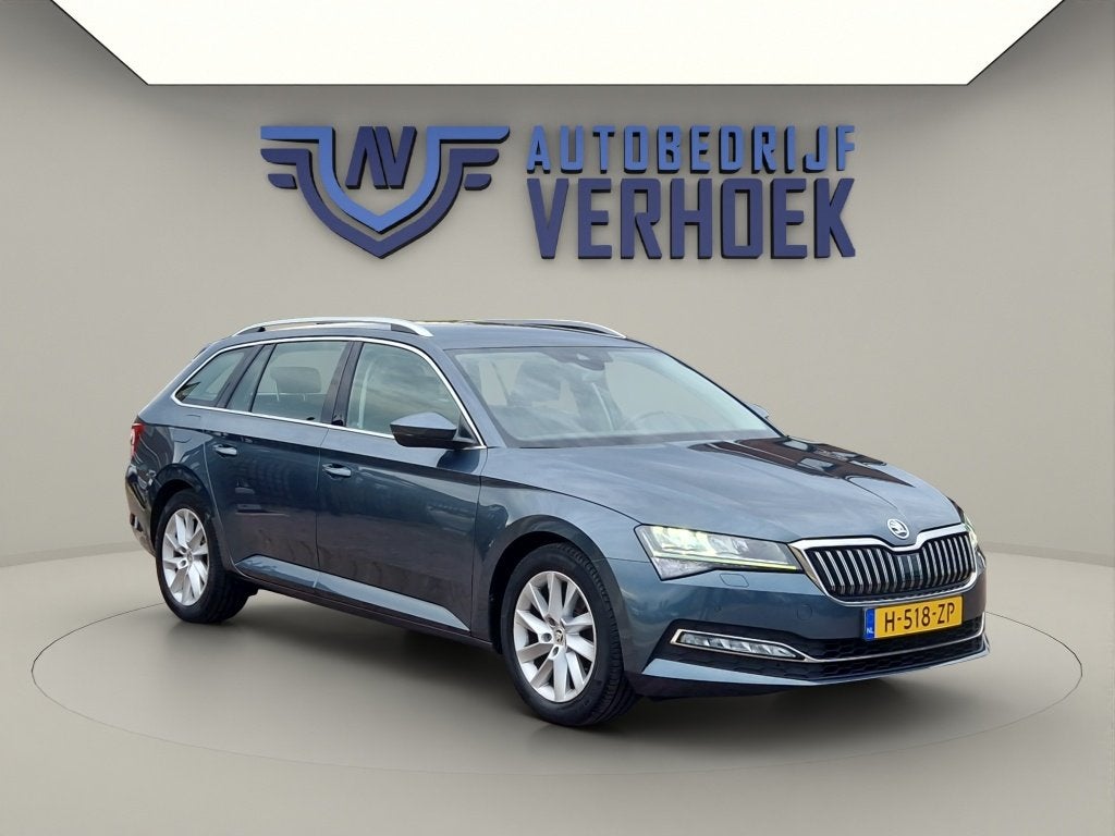 Skoda Superb Combi 1.5 TSI Business Edition Trekhaak - Carpl, Auto's, Skoda, Euro 6, 4 cilinders, Origineel Nederlands, 19 km/l