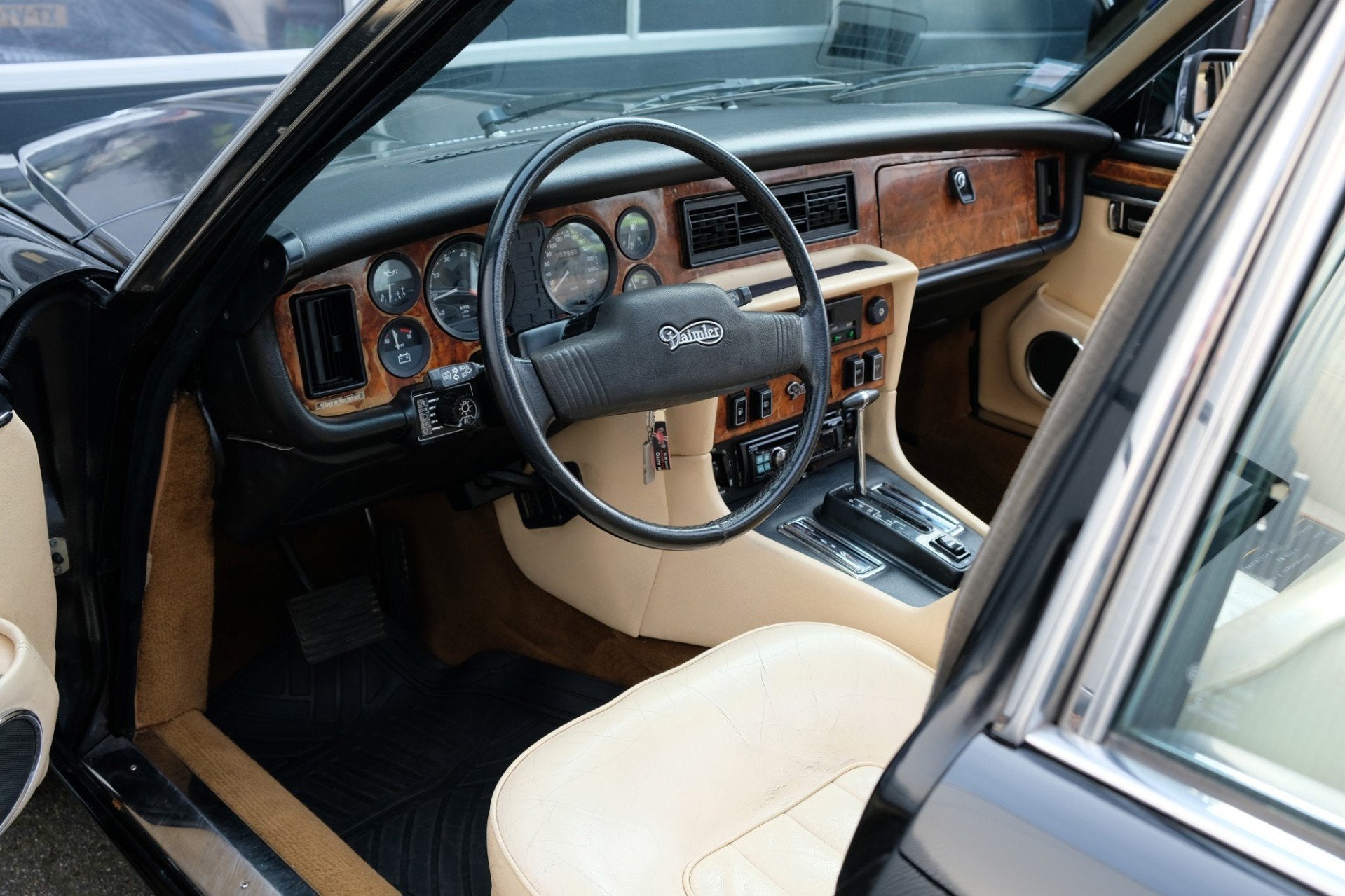 Daimler Double Six 5.3 V12 VandenPlas goed onderhouden, foto 2