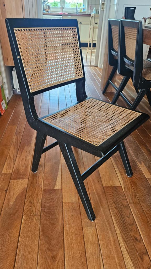 Zwarte rotan stoel met houten frame van furnified, Ophalen of Verzenden