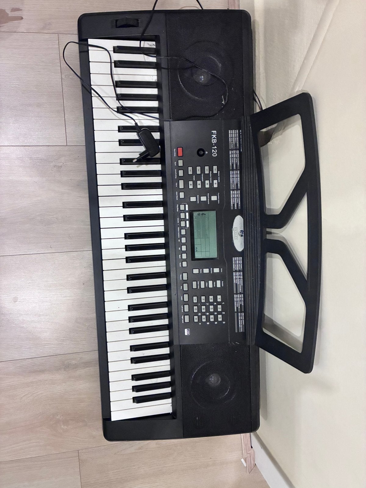 Fazley FKB-120 keyboard incl adapter + muziekstandaard, Ophalen, Gebruikt, 61 toetsen, Overige merken