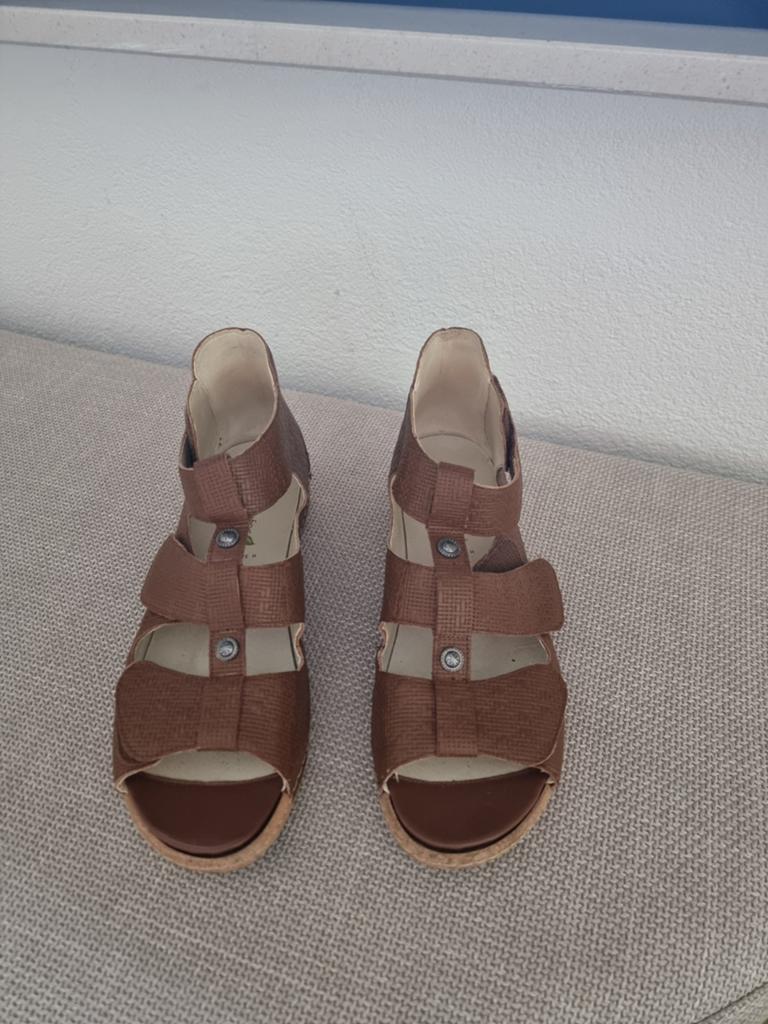 Nieuwe waldlaufer sandalen bruin mt 42 wijdte H, Nieuw, Bruin, Waldlaufer, Sandalen of Muiltjes