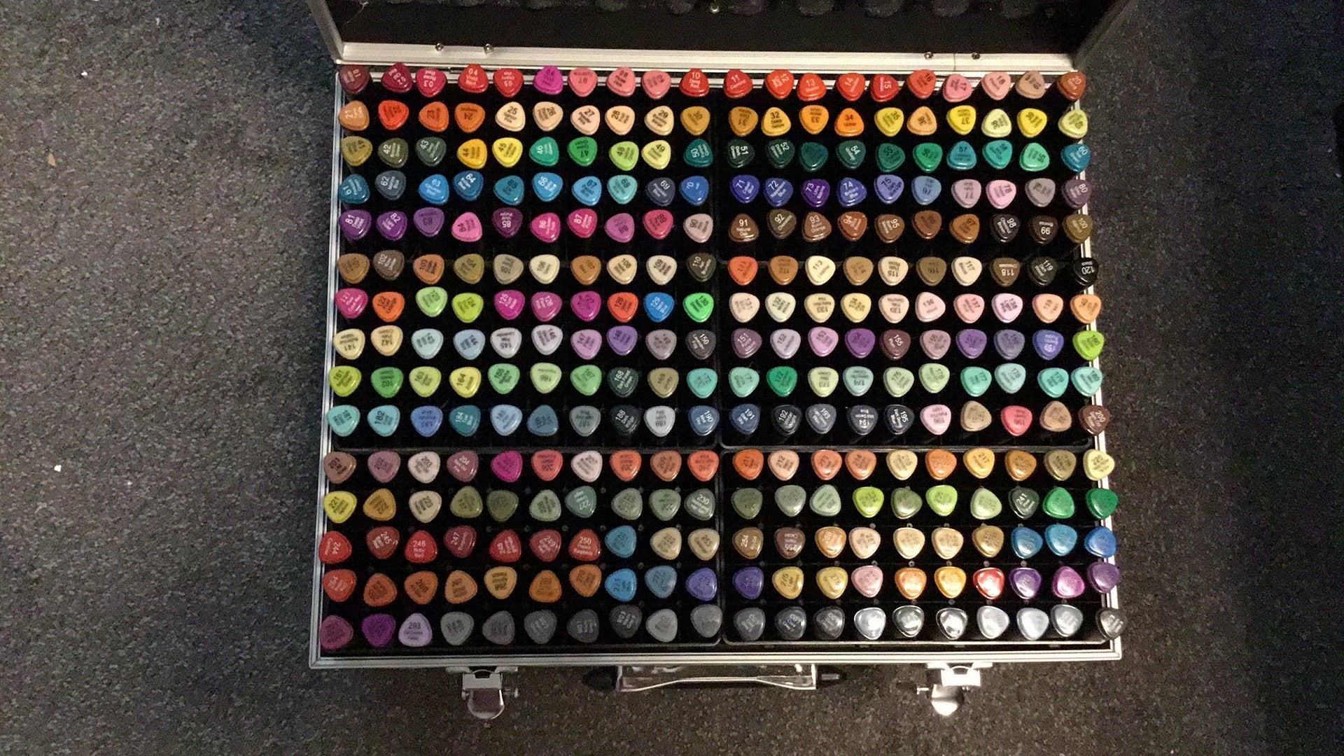 300 decotime twinmarkers, Hobby en Vrije tijd, Tekenen, Ophalen of Verzenden, Zo goed als nieuw