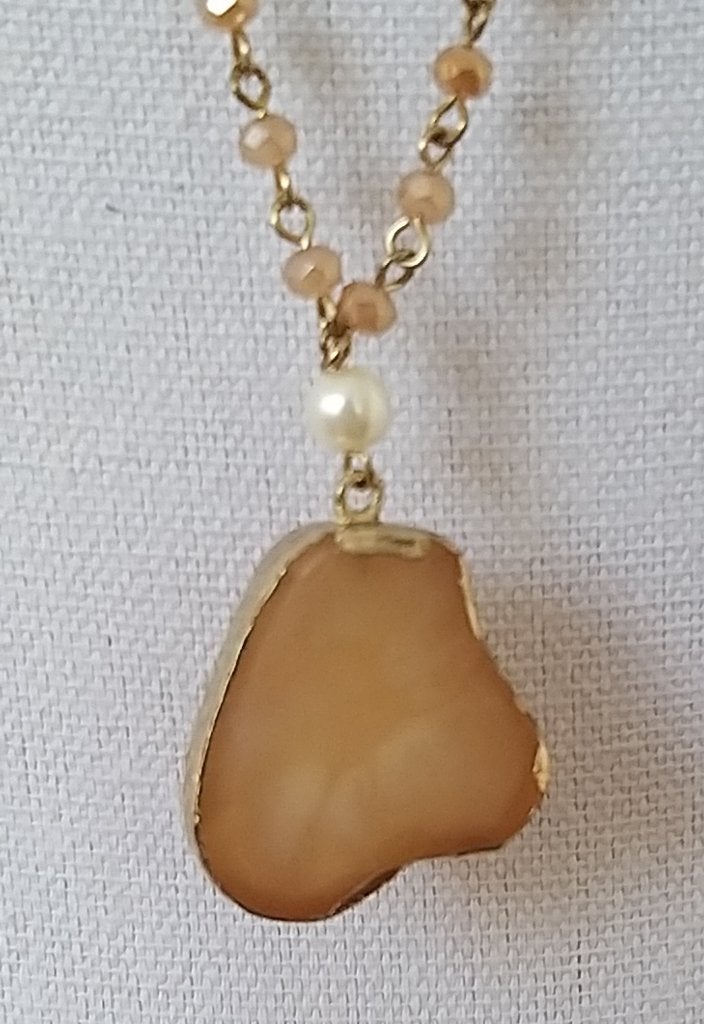 Jewelry Box licht bruine hanger aan lange kraaltjes ketting, Overige materialen, Verstelbaar, Nieuw, Ophalen of Verzenden