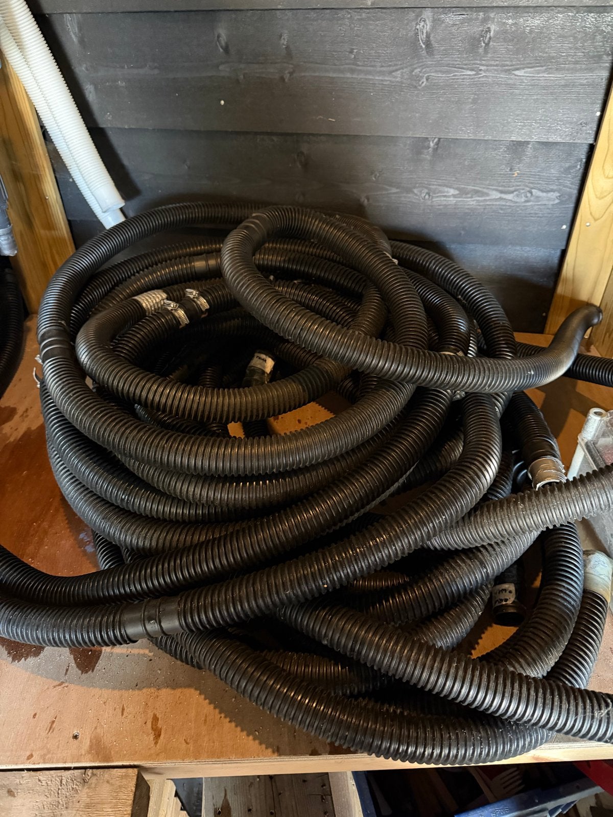 TE KOOP 30m slang 32mm met koppelstukken en slangklem, Tuin en Terras, Tuinslangen, Ophalen, Gebruikt, Overige typen