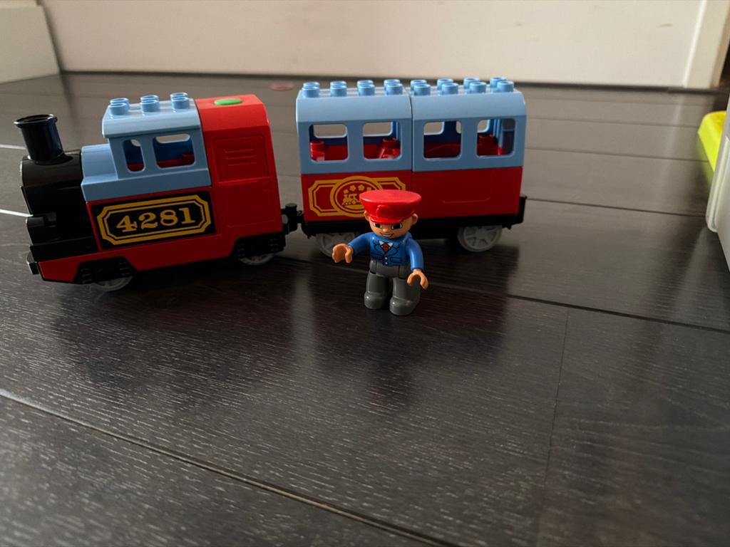 Duplo Trein met wagon, machinist en rails, Ophalen, Inclusief minifiguren, Gebruikt, Duplo