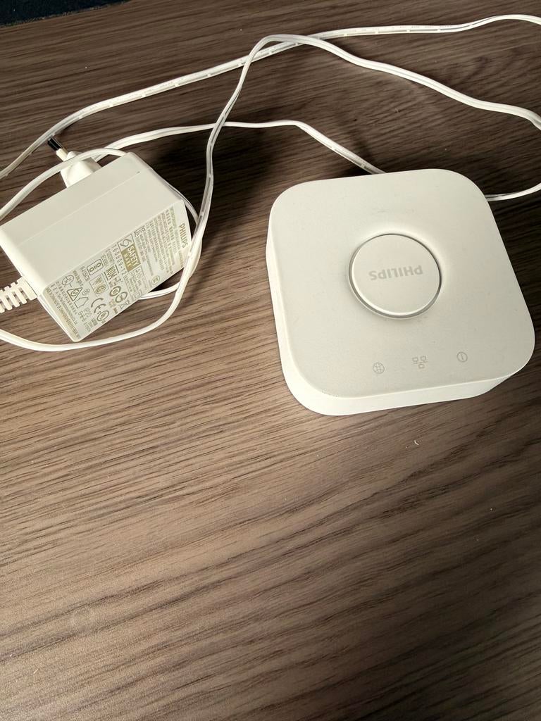 Philips Hue Bridge met adapter, Computers en Software, Routers en Modems, Zo goed als nieuw, Ophalen of Verzenden