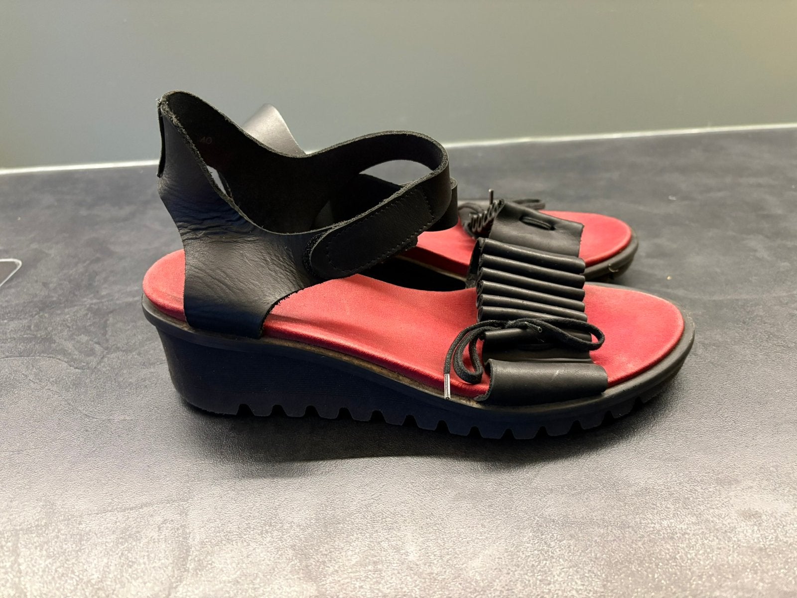 Loints of Holland maat 40, Kleding | Dames, Verzenden, Zwart, Sandalen of Muiltjes, Zo goed als nieuw