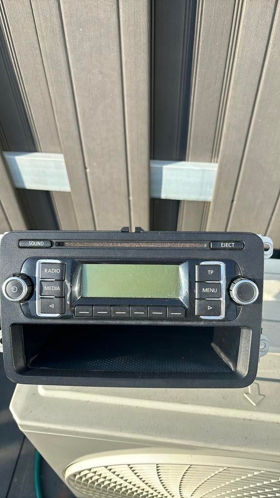 Originele polo radio/cd speler, Auto diversen, Autoradio's, Ophalen, Zo goed als nieuw