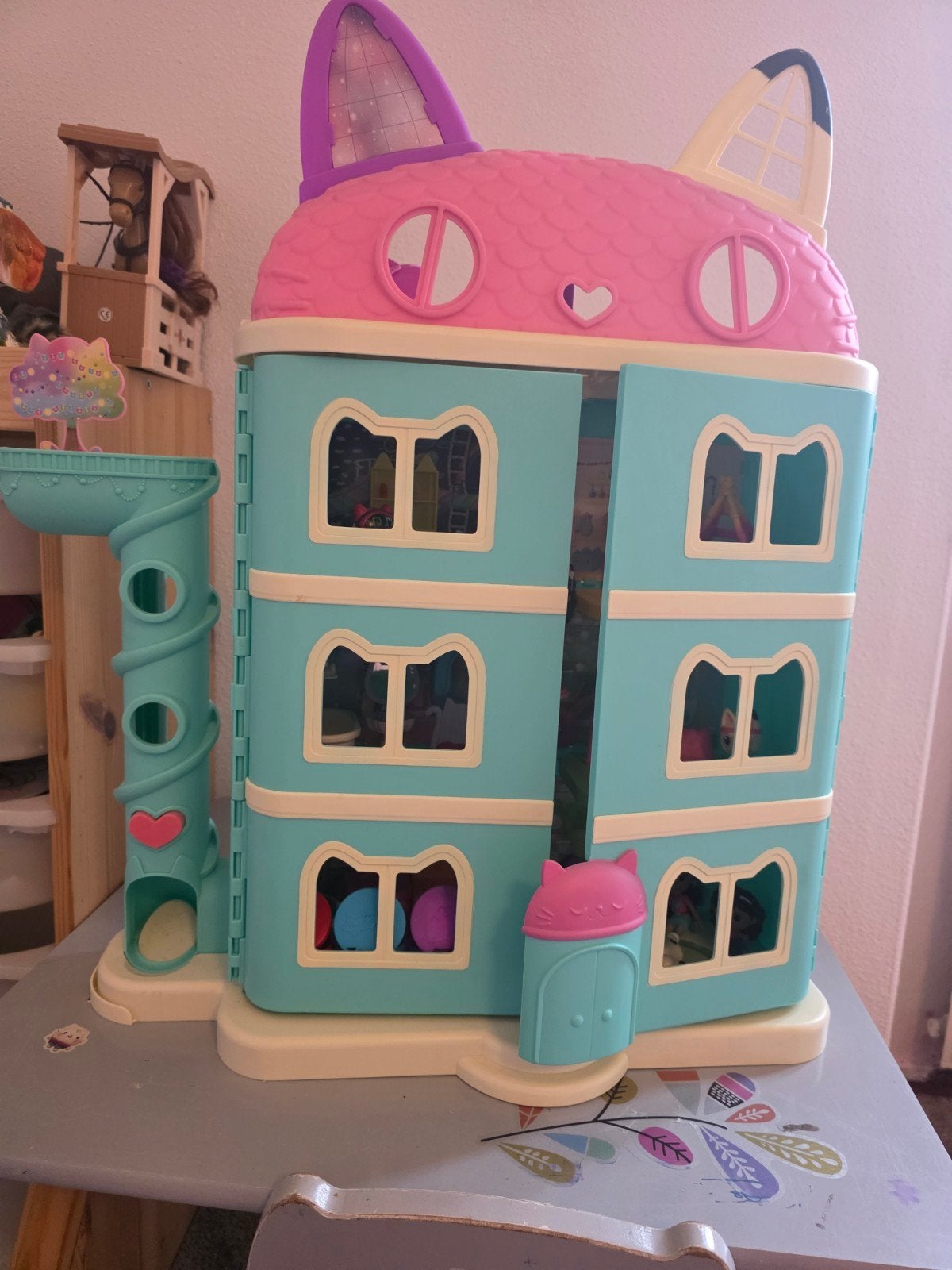 Gabby's poppenhuis incl accessoires, Ophalen, Zo goed als nieuw, Poppenhuis