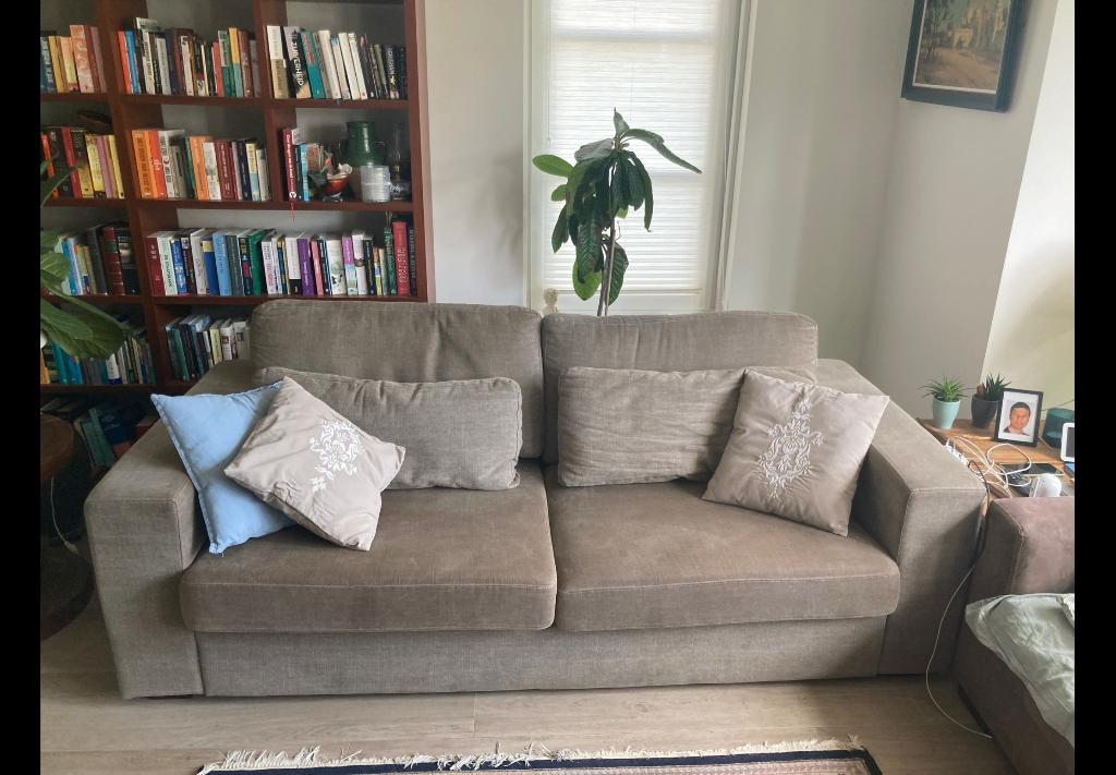 Gratis Zitbank beige. 2.5 zits.  215 x 102 cm., Huis en Inrichting, Banken | Bankstellen, Ophalen, Gebruikt, 100 tot 125 cm, Driepersoons