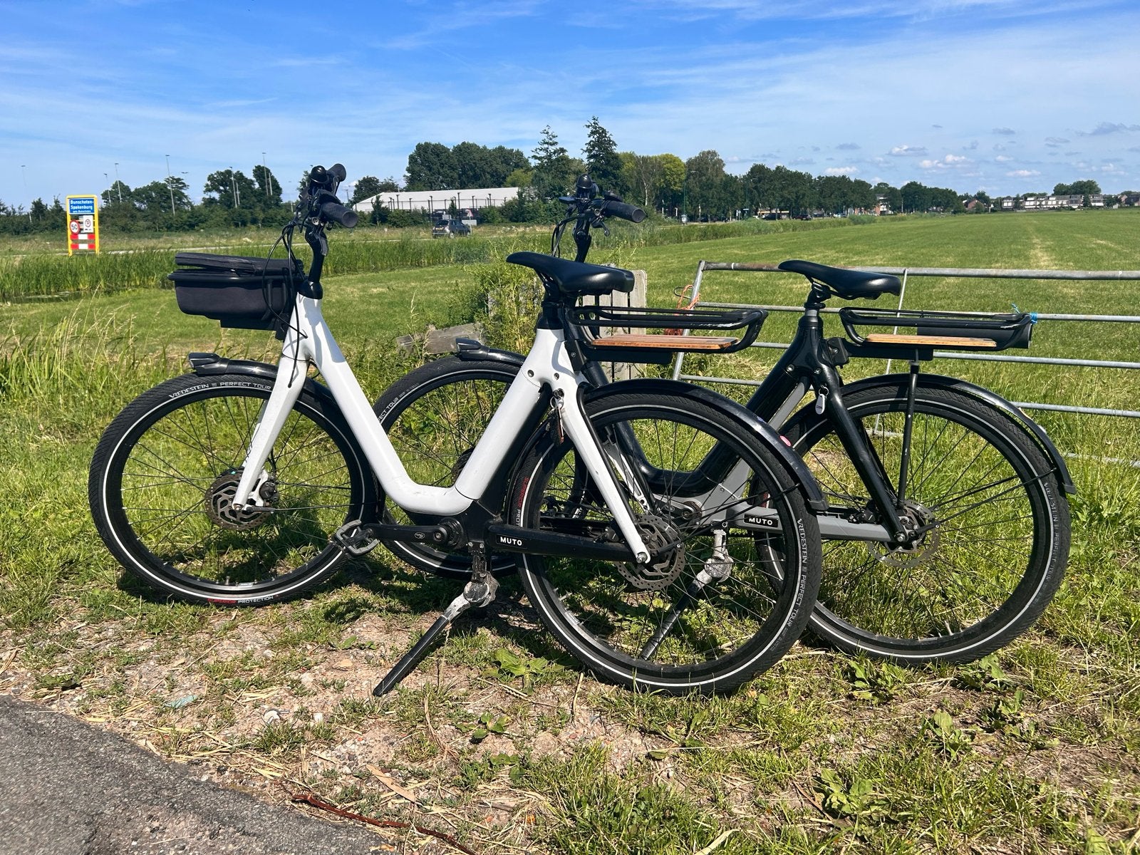 Stella/muto E-bike - Wit en Zwart (2 stuks), Ophalen of Verzenden, Zo goed als nieuw, Overige merken