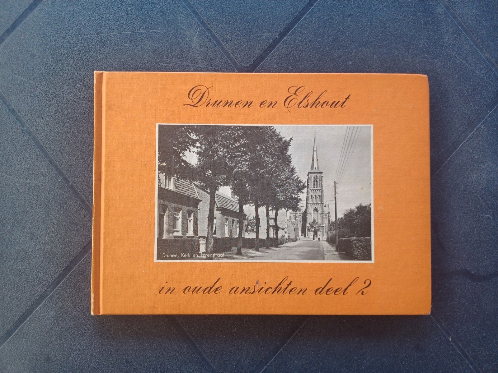 Boek Drunen en Elshout in oude ansichten deel 2, Boeken, Ophalen of Verzenden, 20e eeuw of later, Gelezen