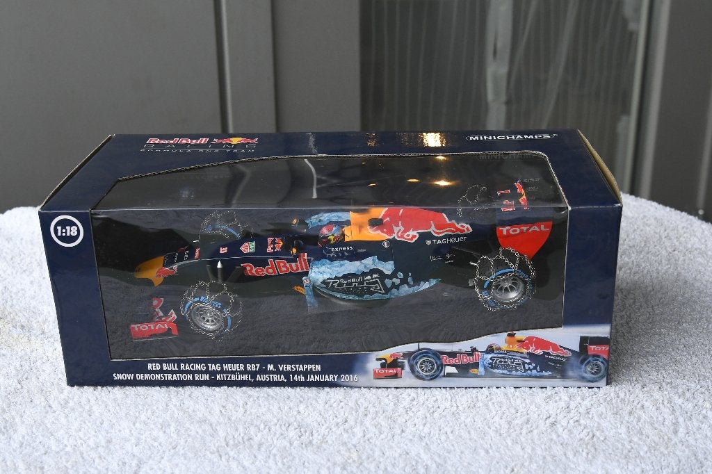 Max Verstappen 1:18  - RB7 Snow Demo Kitzbühel 2016, Ophalen of Verzenden, Zo goed als nieuw, Formule 1
