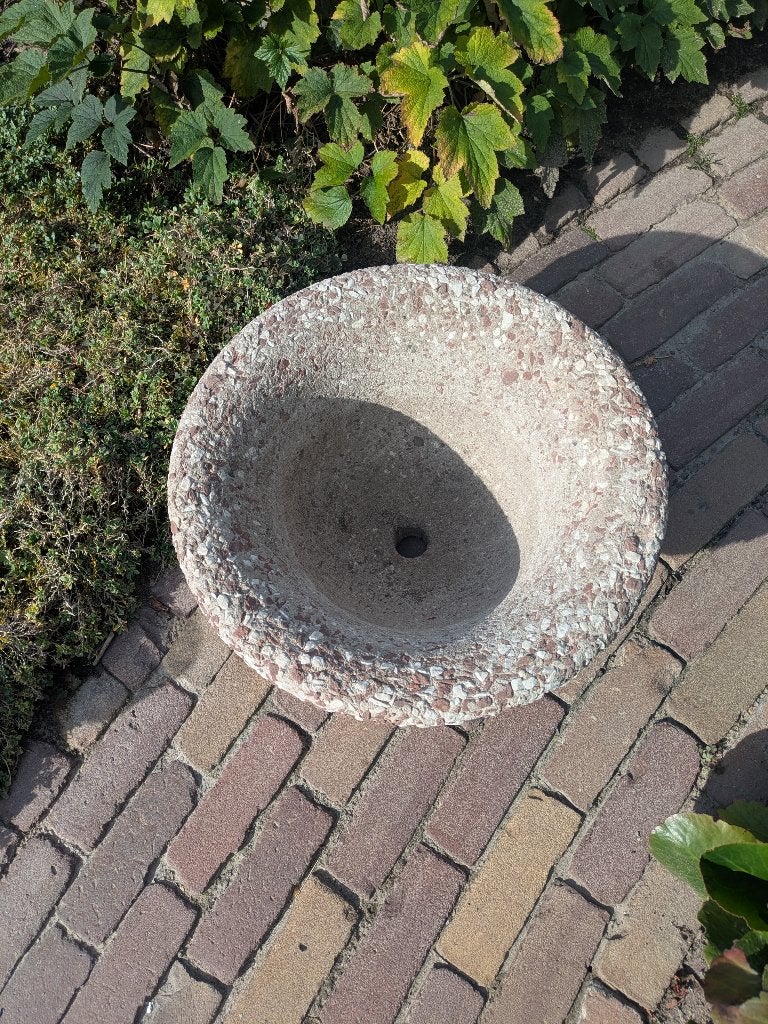 uniek: zeer mooie bewerkte stenen bloembak/pot, Ophalen, Steen, Minder dan 30 cm, Rond