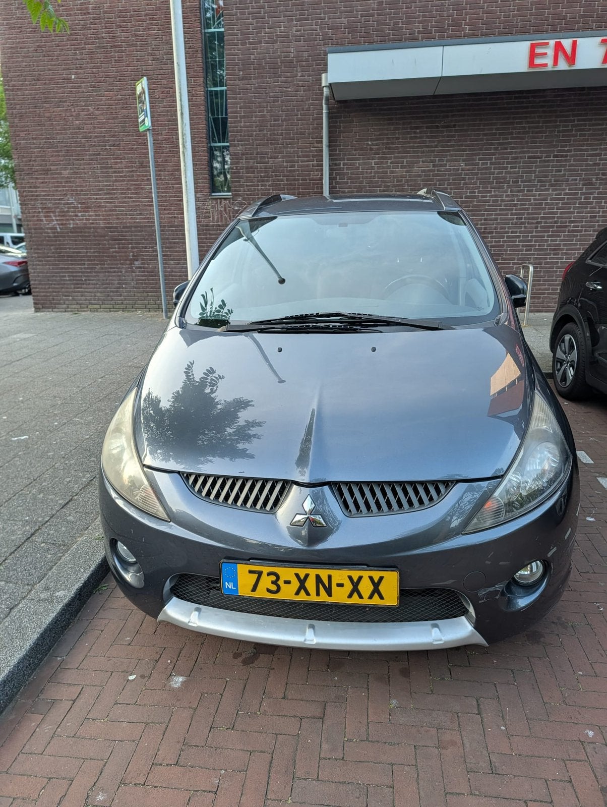 Mitsubishi Grandis 2.4 Mivec 7 2007 Grijs, Auto's, Voorwielaandrijving, 164 pk, 7 stoelen, Handgeschakeld