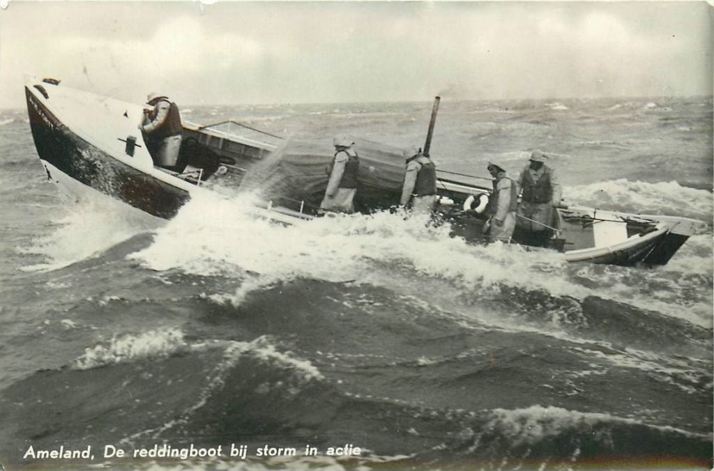 702-065-015 Ameland Reddingboot, Verzenden, Voor 1920, Friesland