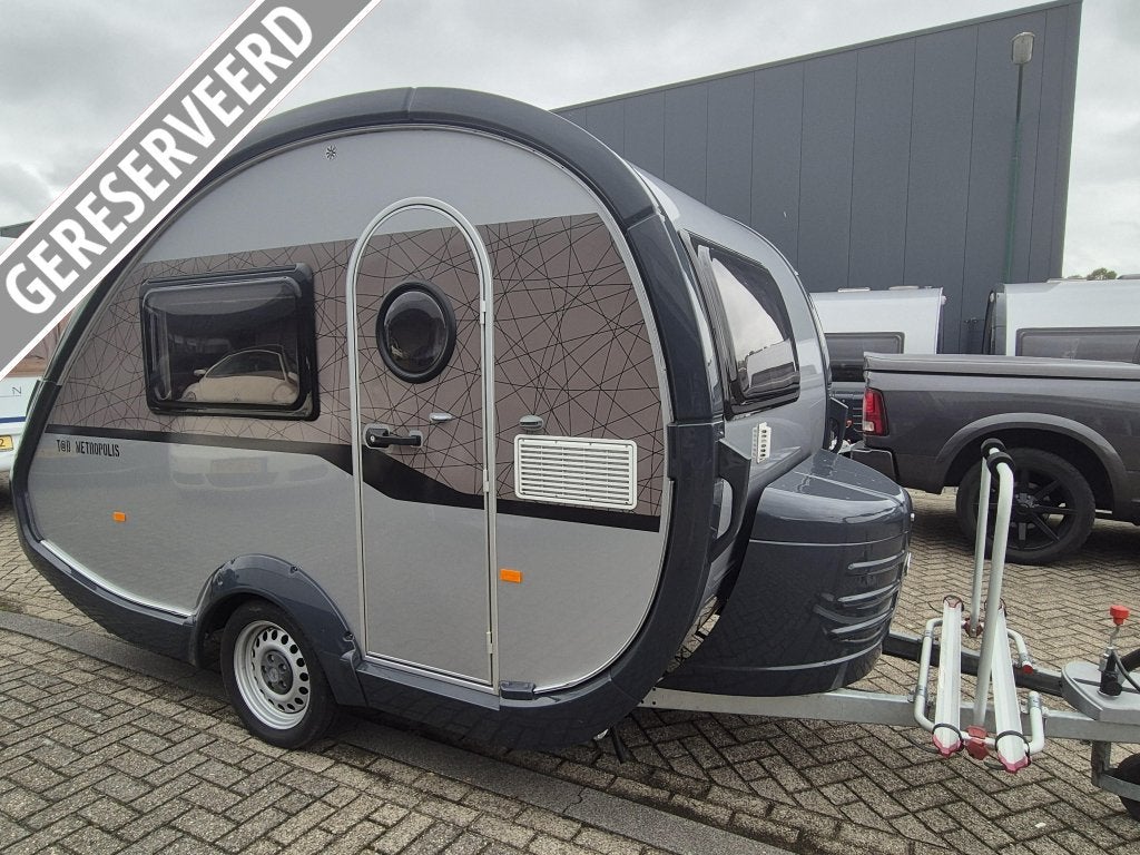 T@B Metropolis 320 2018 Luifel,fietsenrek, kachel 16750,-, Caravans en Kamperen, Caravans, Overige typen, Rondzit, Particulier