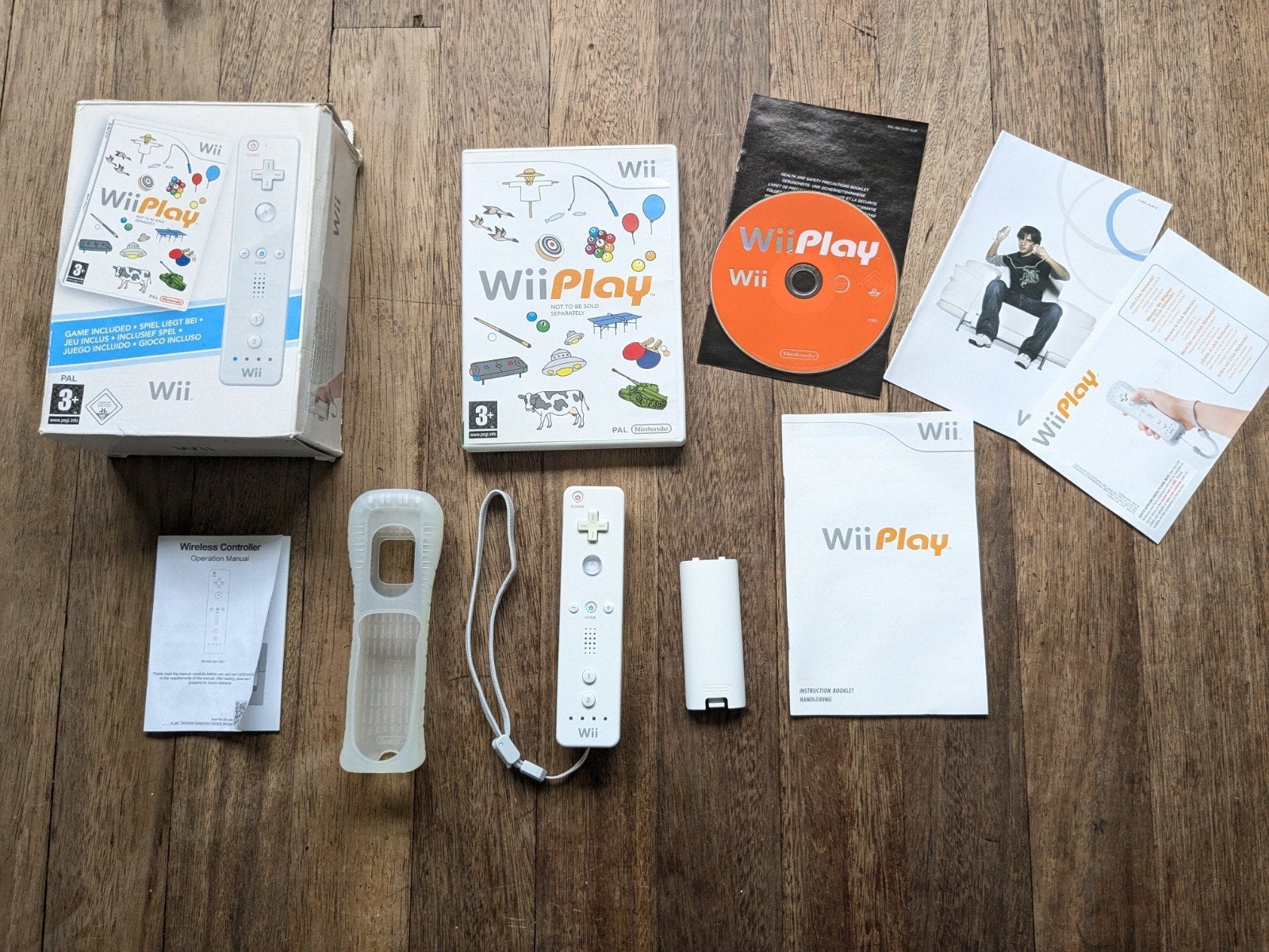 Wiimote controller met Wii Play in doos, Ophalen of Verzenden