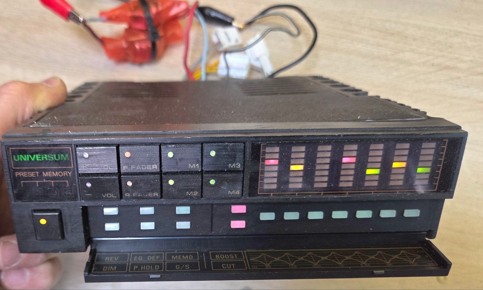Universum EQ3070 digitale equalizer-versterker met geheugen, Ophalen of Verzenden, Gebruikt