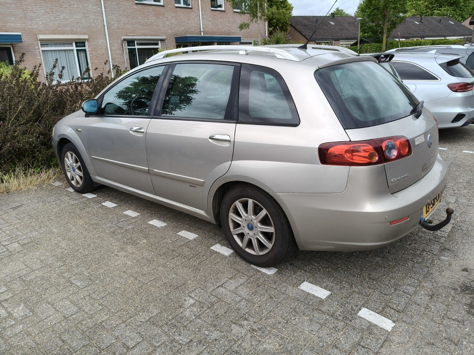 Fiat Croma 2.2 16V AUT 2005 Grijs (opknapper), Auto's, Fiat, Stof, Beige, 4 cilinders, 700 kg