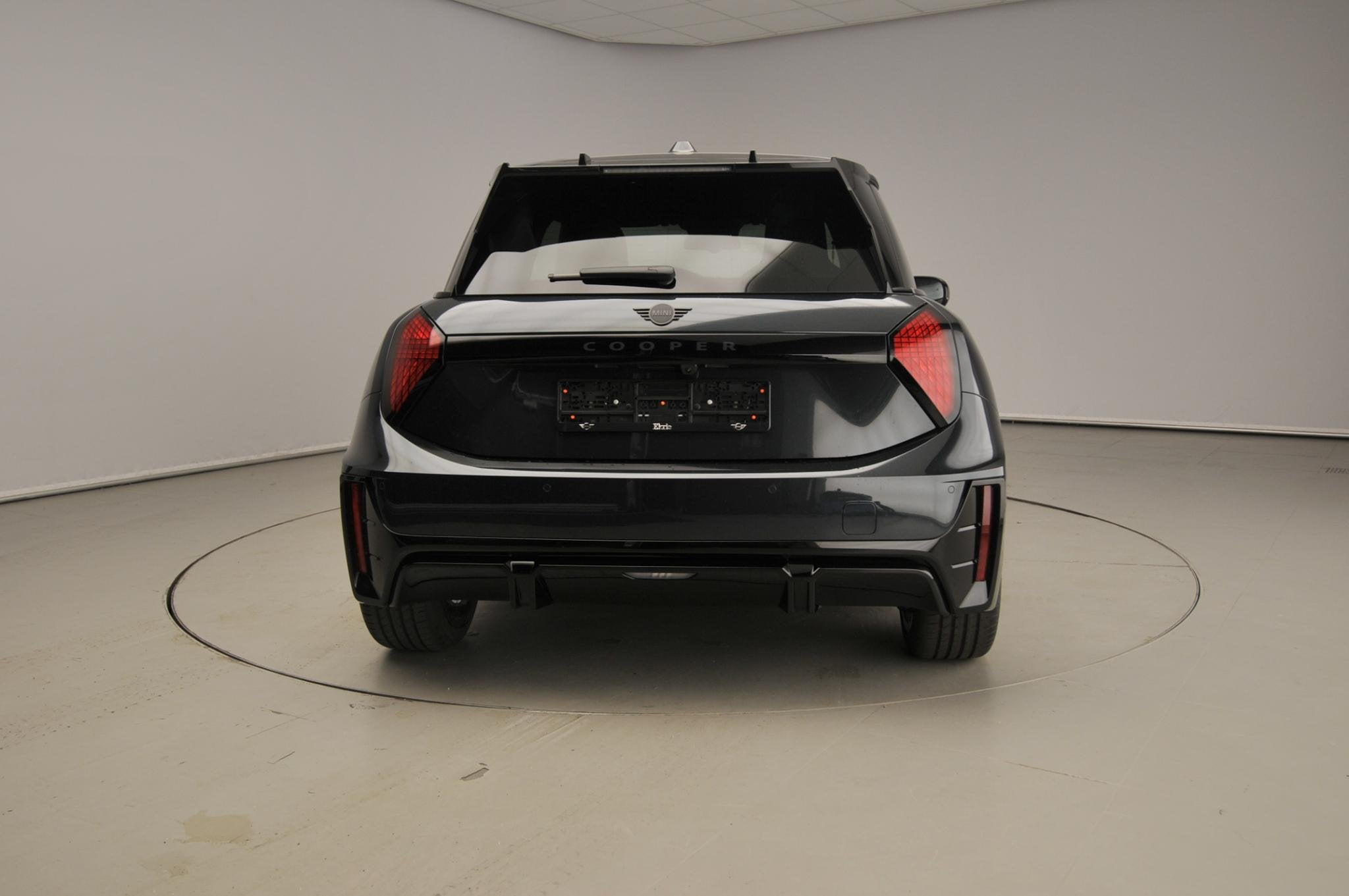 MINI 3-Deurs Cooper E John Cooper Works | Pakket M | Panoram, Auto's, Stof, 41 kWh, 4 stoelen, Nieuw